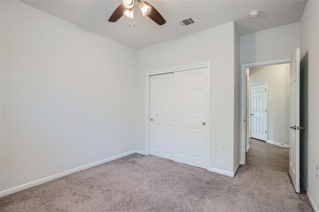 Building Photo - 821 Durness Dr