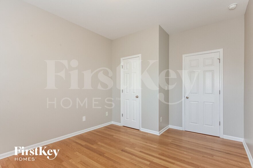 Building Photo - 8524 Ridgeline Ln