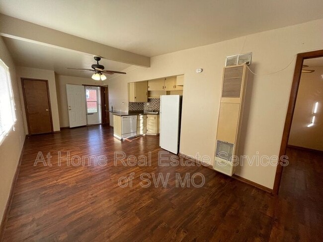 Building Photo - 1836 S Sieger Dr