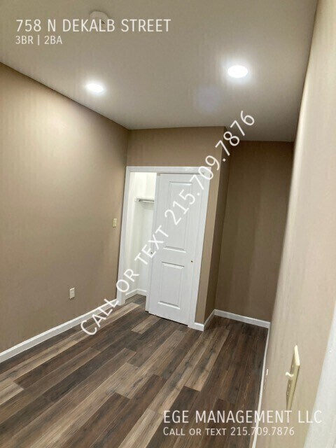 Building Photo - 758 N Dekalb St