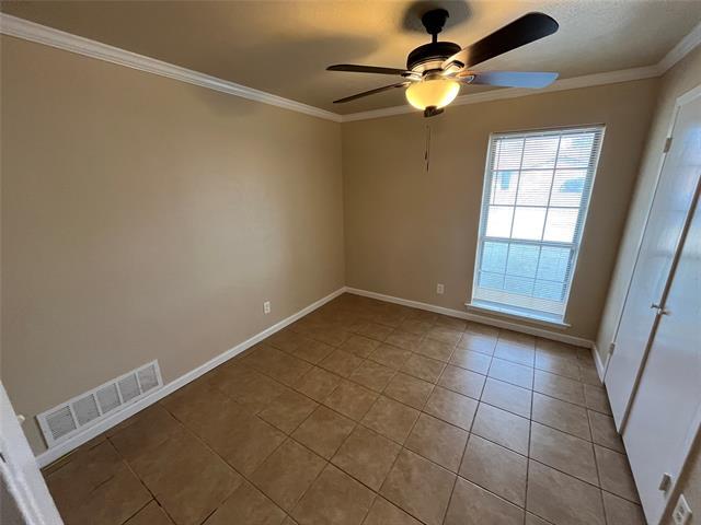 Building Photo - 422 Bella St