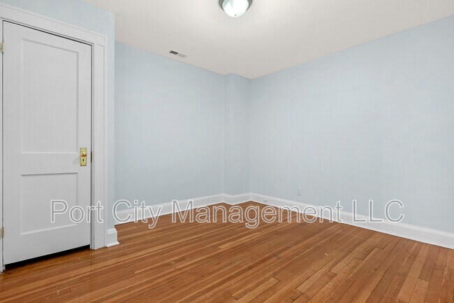 Building Photo - 438 Cornwall St