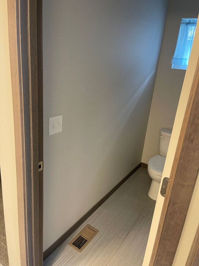 Building Photo - 1078 Oak Park Dr