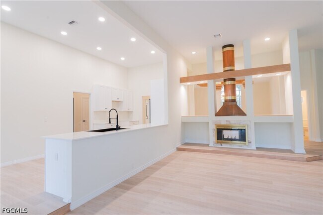 Building Photo - 15200 Sweetwater Ct