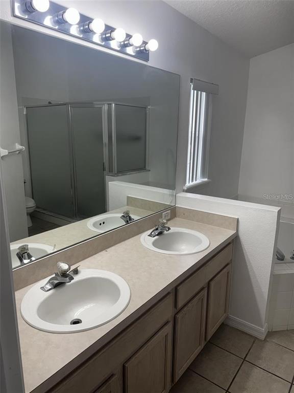 Building Photo - 1144 Clear Creek Cir