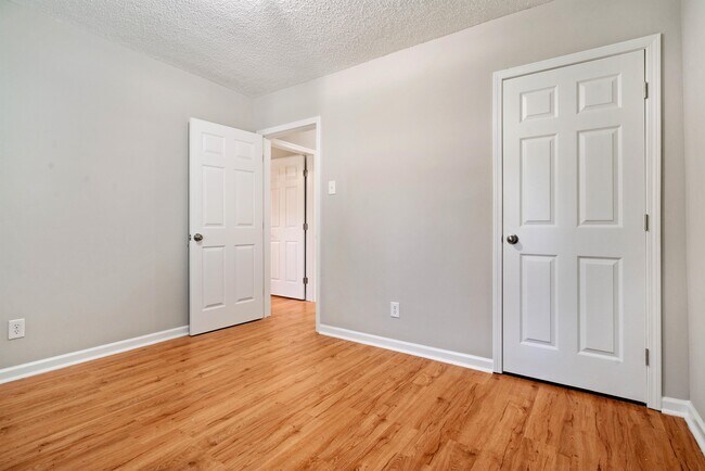 Building Photo - 1004 Tatum Rd