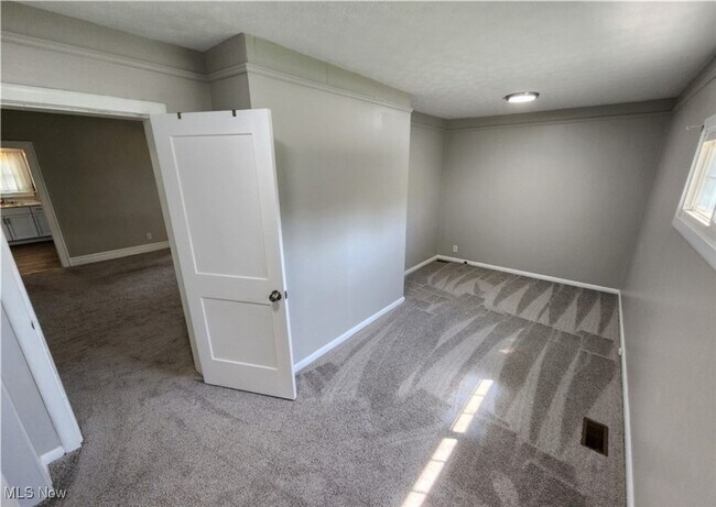 Building Photo - 2753 Canfield Rd