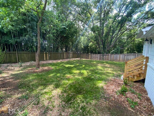 Building Photo - 1127 Dobbs Dr SE