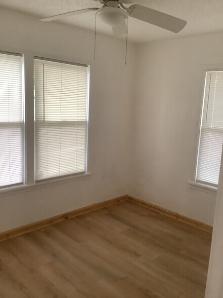 Building Photo - 1339 Woodlawn Dr