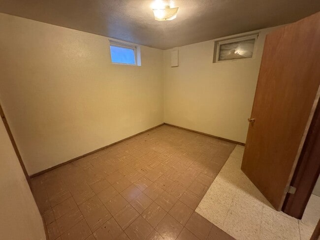 Building Photo - 729 Ave C