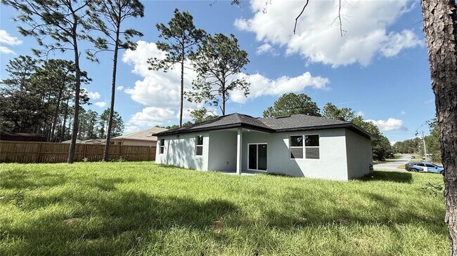 Building Photo - 1852 W Quaker Ln