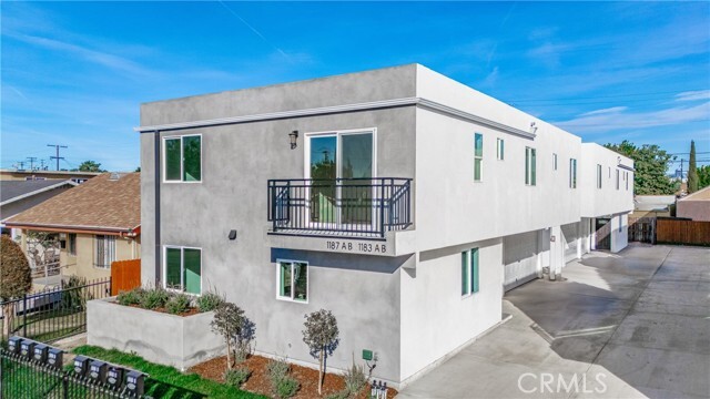 Primary Photo - 1183 E 59th Pl
