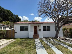 Building Photo - 3364 SW 28th St