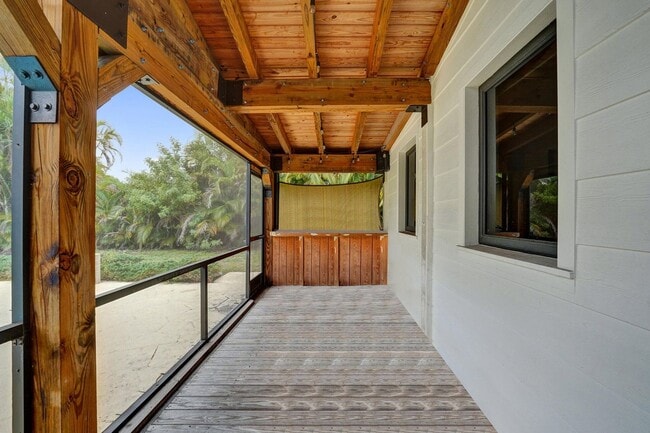 Building Photo - 5612 Harding St