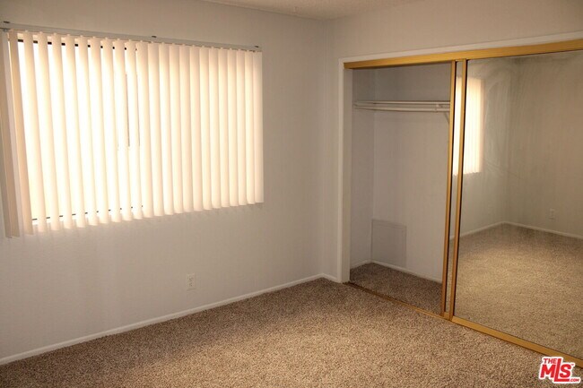 Building Photo - 12100 Birch Ave