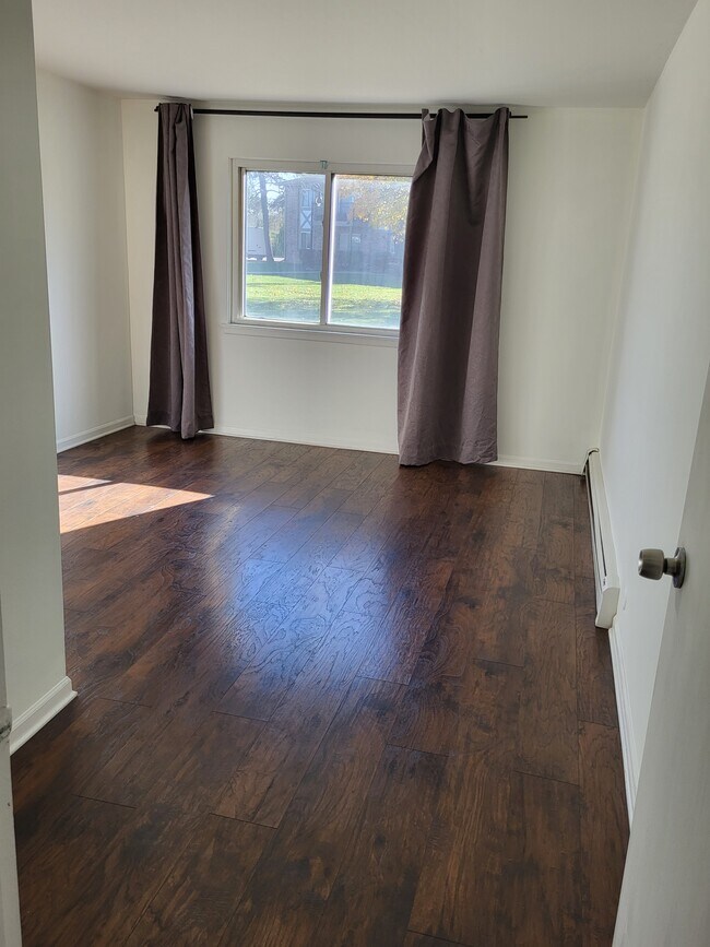 Bedroom - 16W470 Lake Dr