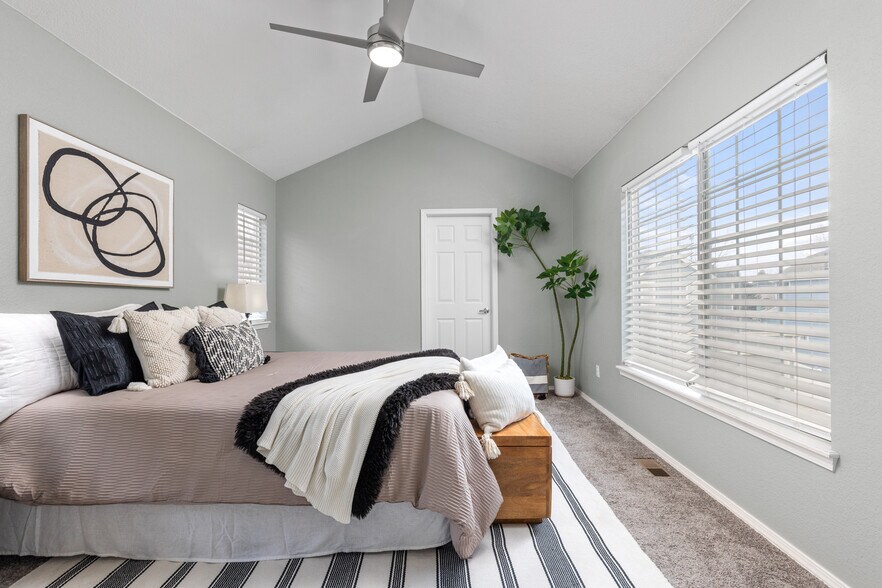 Home Now Empty - Staged Photos - 17072 E Wyoming Dr