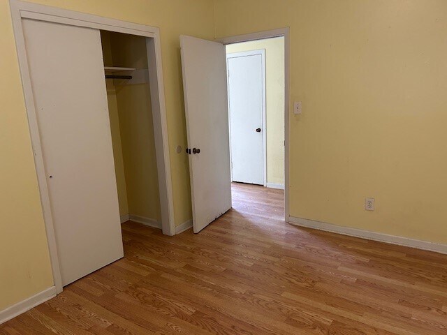 Building Photo - 325 Mackeral St