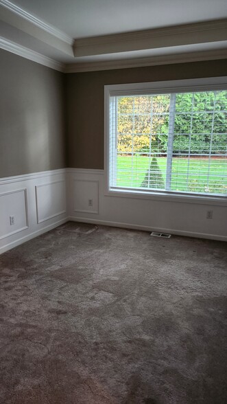 Main floor office with view of the yard - 7409 245th Way NE