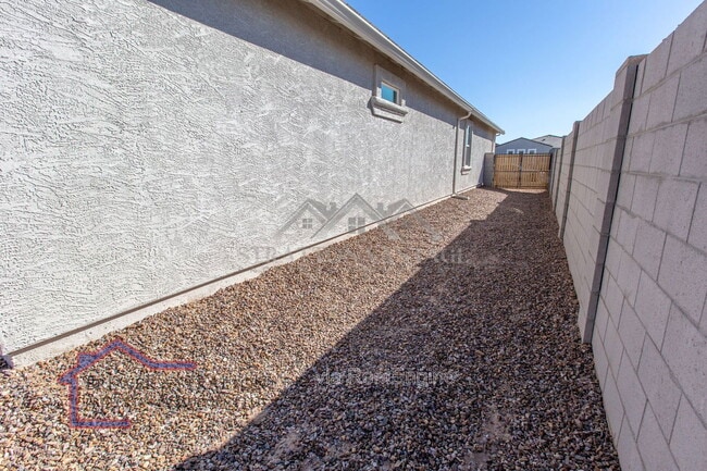 Building Photo - 44498 W Palo Aliso Way