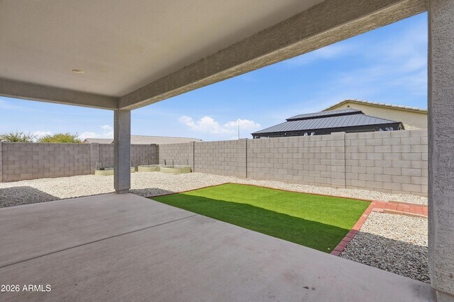 Building Photo - 1692 W Aztec Dr