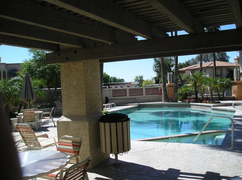 Building Photo - 10410 N Cave Creek Rd