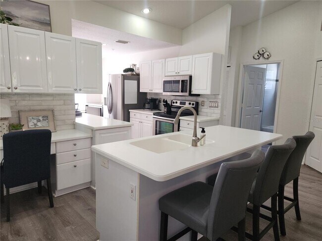 Building Photo - 6503 Fairway Gardens Dr