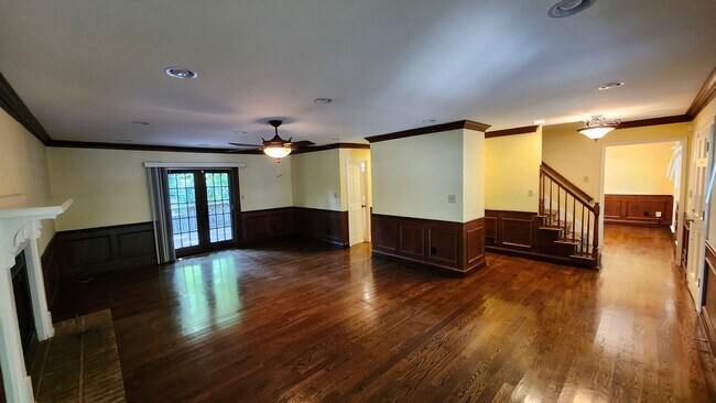 Building Photo - 310 Milesford Ct