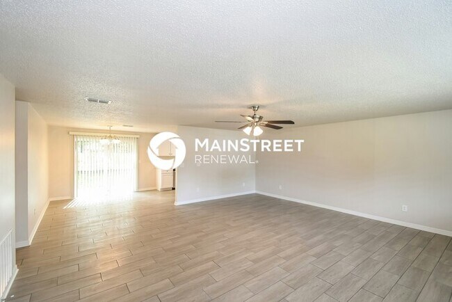 Building Photo - 3 Bedroom Pet-Friendly Home in Orange Park...