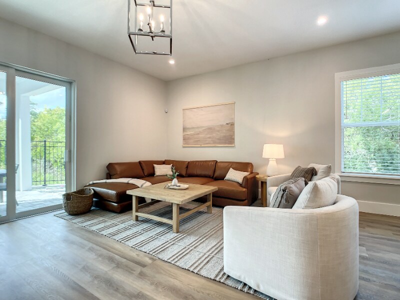 Building Photo - 512 S Peninsula Ave