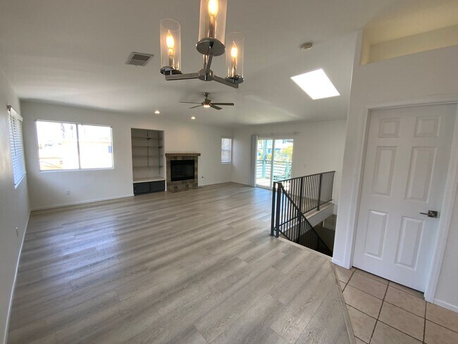 Building Photo - Modern Beach House