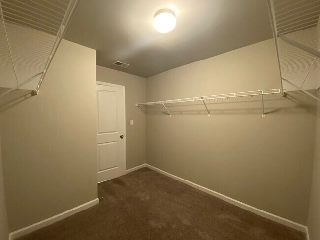 Building Photo - 216 Wild Azalea Dr