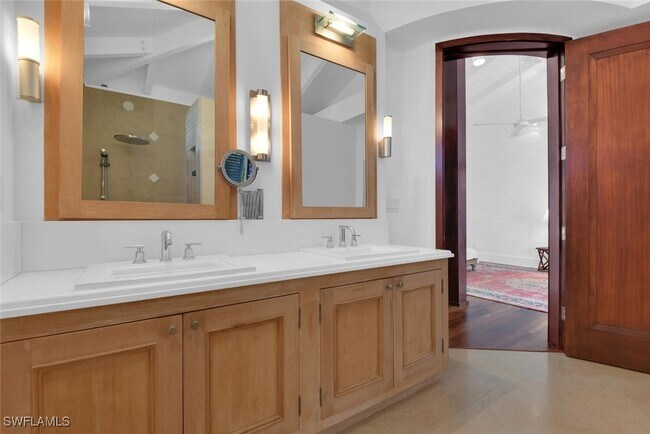 Building Photo - 795 18th Ave S