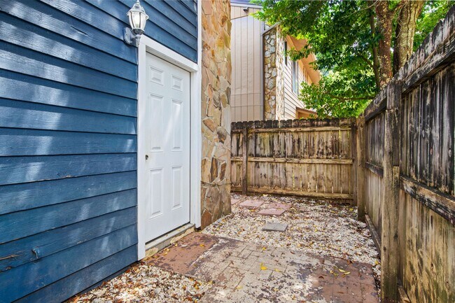 Building Photo - 3506 Parkwood Ave