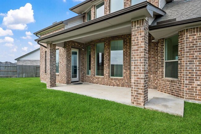 Building Photo - 863 Sarasota Shore Dr