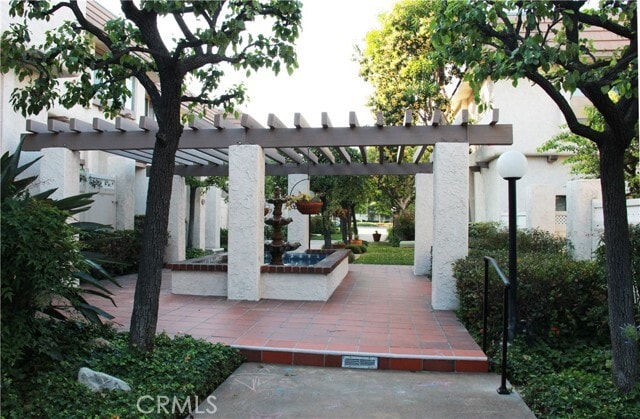 Building Photo - 848 W Huntington Dr