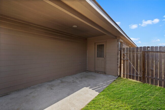 Building Photo - 24407 Pigeon Berry Dr