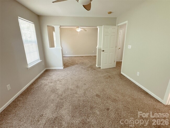 Building Photo - 7629 Abigail Glen Dr