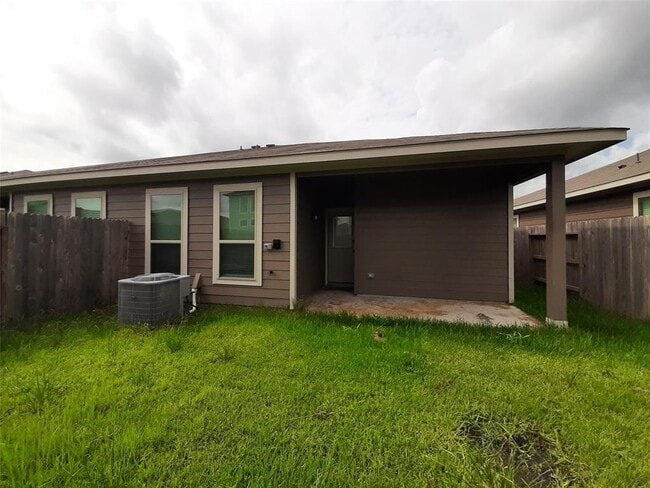 Building Photo - 9864 Grosbeak Ln