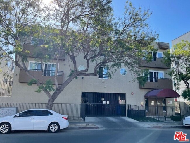 Building Photo - 1212 Arapahoe St