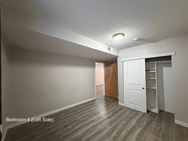 Building Photo - 5-Bedroom Aurora Home with Smart Layout & Private Lower-Level Entrance