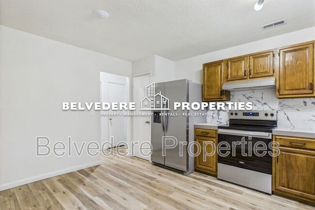 Building Photo - 6 Bellows Ct