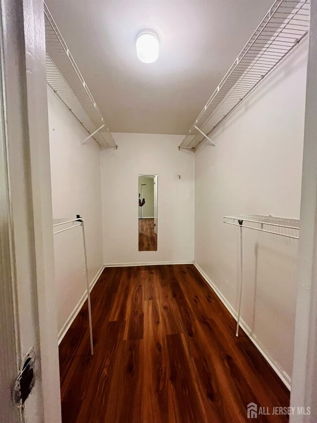 Building Photo - 4183 Bayberry Ct