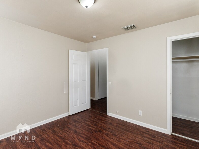 Building Photo - 3637 Mimosa Dr