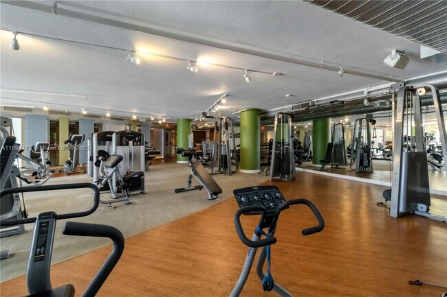 Building Photo - 2641 N Flamingo Rd