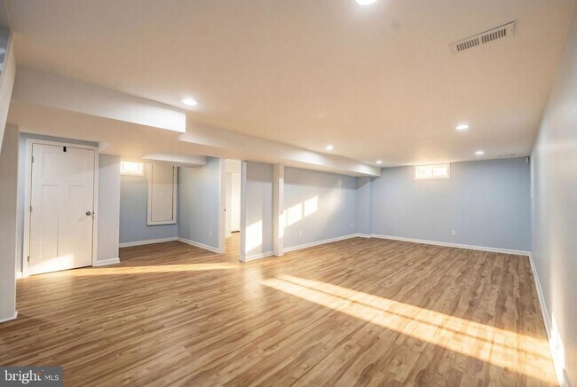 Building Photo - 808 Cottonwood Dr