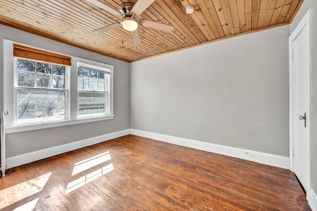 Building Photo - 1724 Preyer Ave