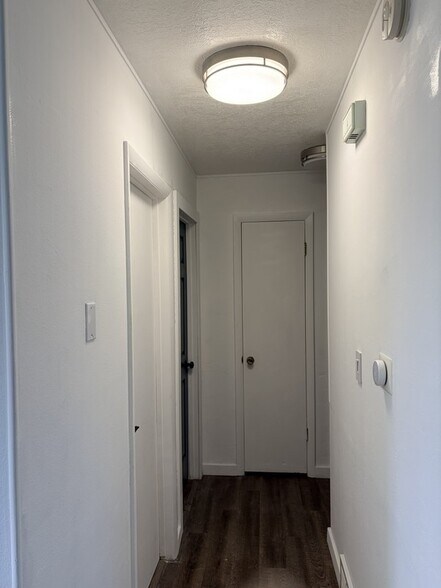 Building Photo - 386 S 900 W St