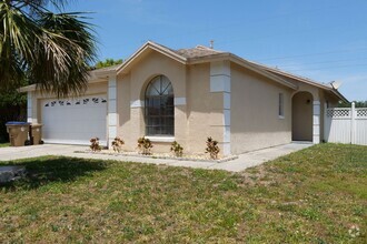 Building Photo - 2/2 Home For Rent in Kissimmee
