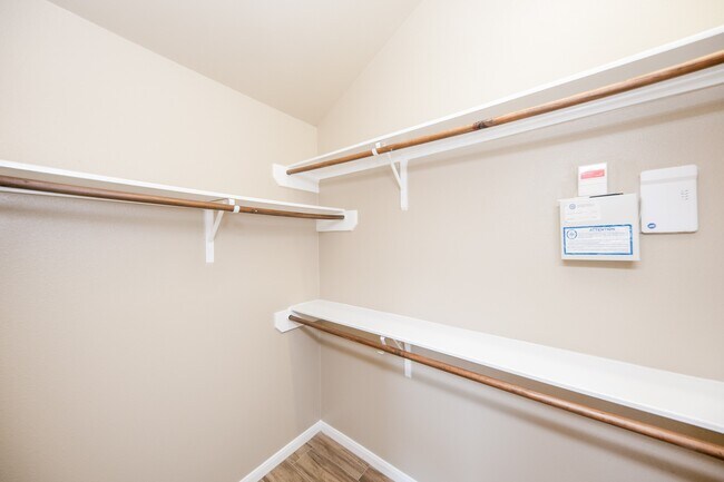 Building Photo - 19247 Dillsbury Ct